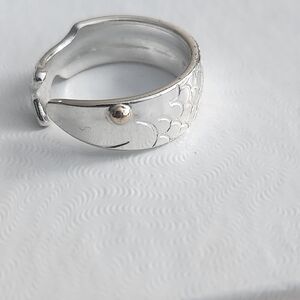 EDEN HAND ARTS STERLING SILVER AND 14K FISH RING
